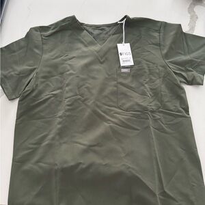 *NEW* Figs Men Leon VNeck Scrub Top Moss